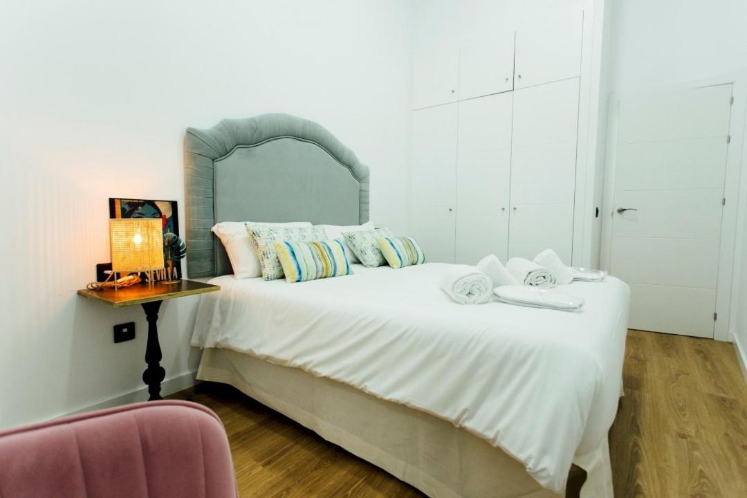 Modern With Seasonal Swimming Pool- 1Bd 1Bth- Goyeneta Lejlighed Sevilla Eksteriør billede