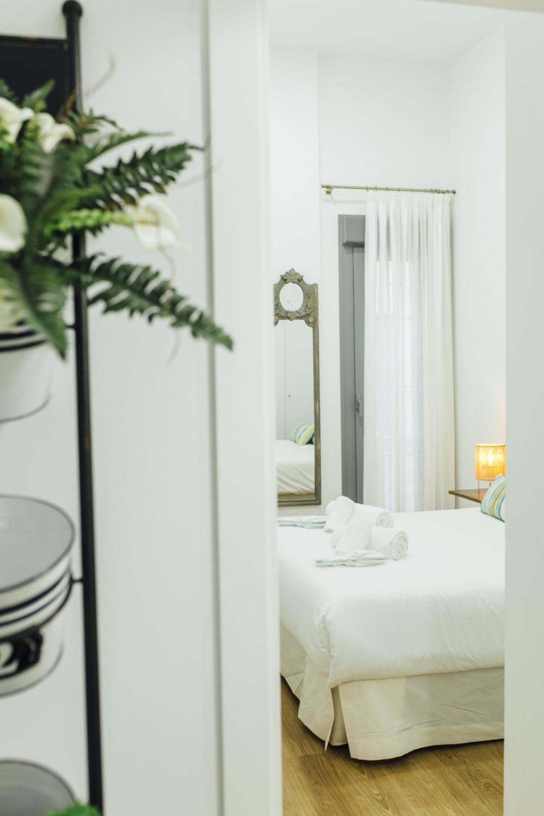 Modern With Seasonal Swimming Pool- 1Bd 1Bth- Goyeneta Lejlighed Sevilla Eksteriør billede
